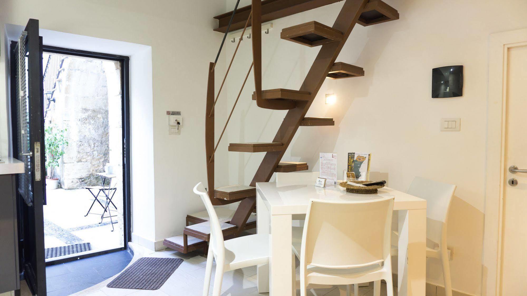 דירות סירקוזה 1743 Loft מראה חיצוני תמונה